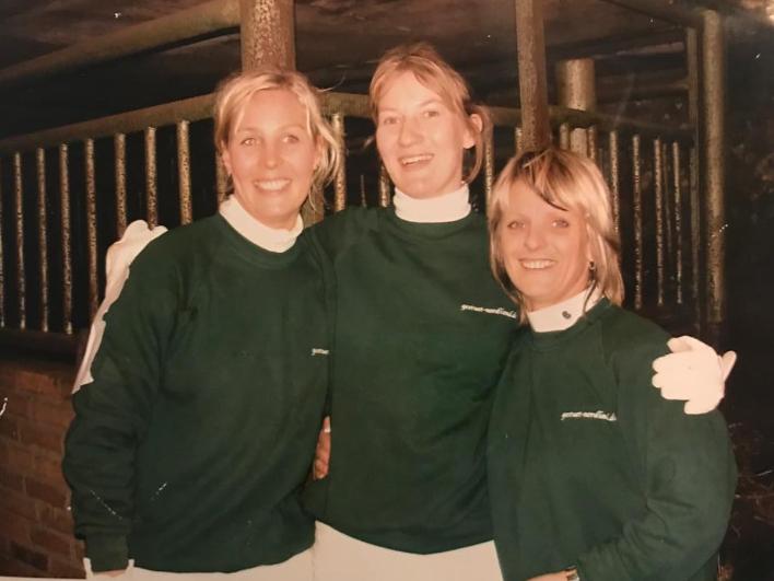 110 08 Sandra Hollesen Sandra Nissen Kerstin Hansen Conny Kollmann anlässlich einer Hengstschau auf dem Nordland 